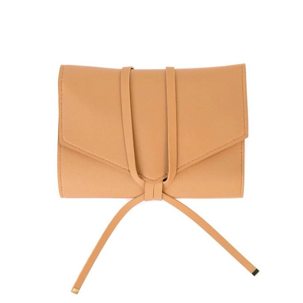 Tan Trifold Tech and Jewelry Organizer—NWOT ⭐️3 for $20⭐️